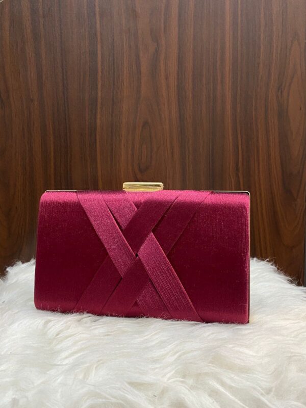 BRIDAL HAND CLUTCH