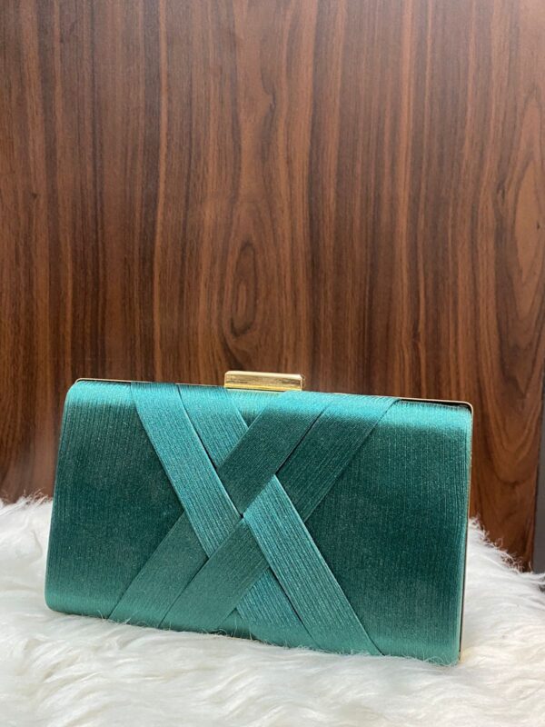BRIDAL HAND CLUTCH - Image 3