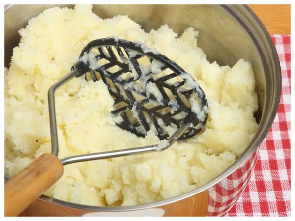 Stainless Steel Pusher/Potato Masher With Broad Mashing - Image 3