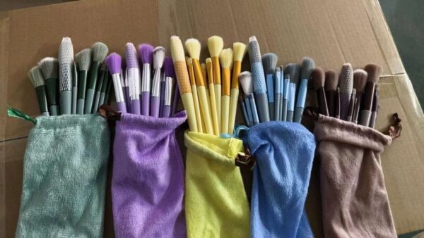 13 PCs Makeup Potli Brushes Set Multi color - Image 4