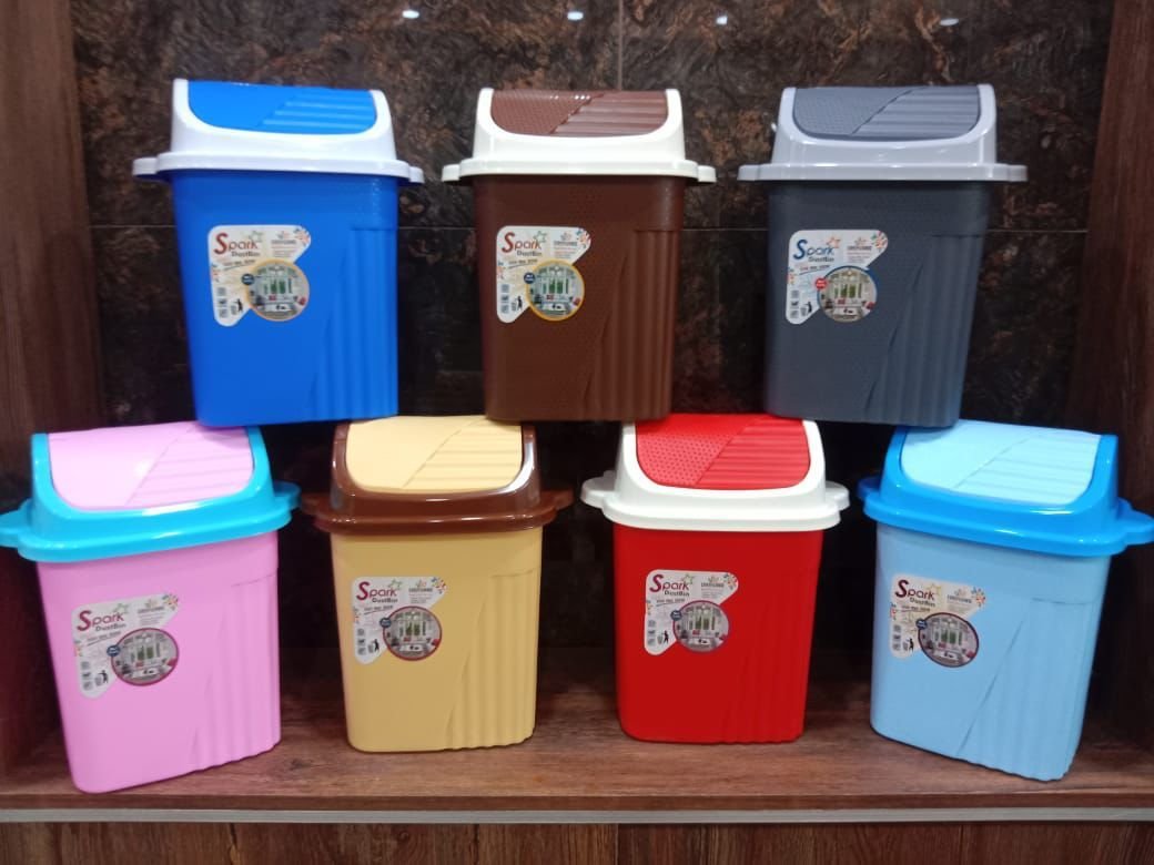 Plastic Dust Trash Bin with LID Mix/Random colour - Image 2