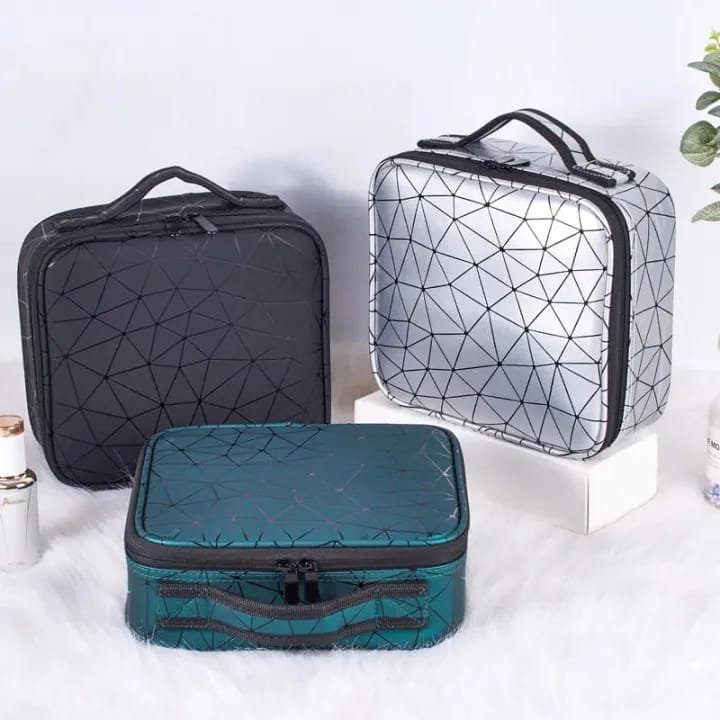 Portable Waterproof Makeup Organizer Travelling Bag with Adjustable Compartment - Image 3