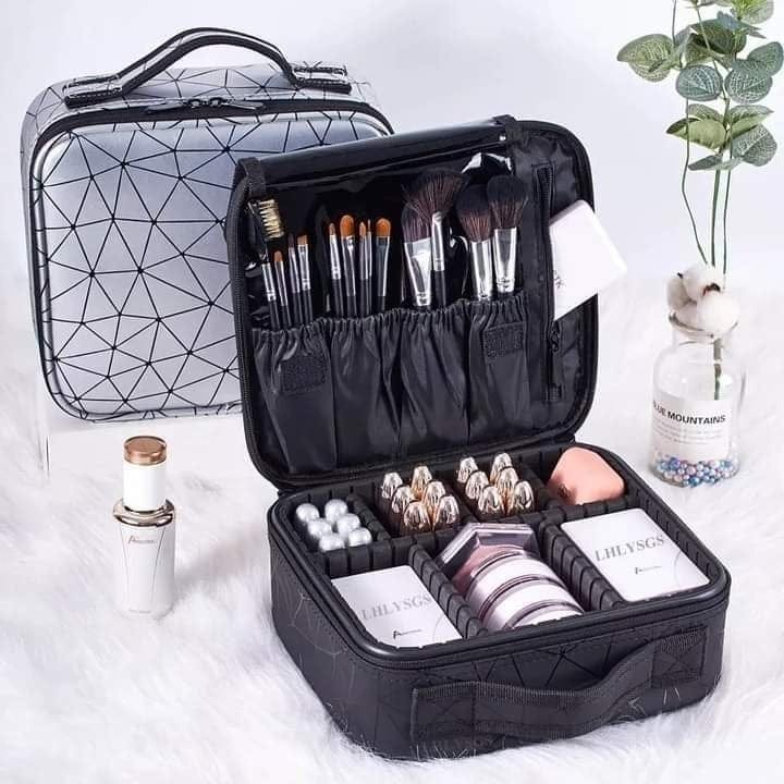 Portable Waterproof Makeup Organizer Travelling Bag with Adjustable Compartment - Image 6